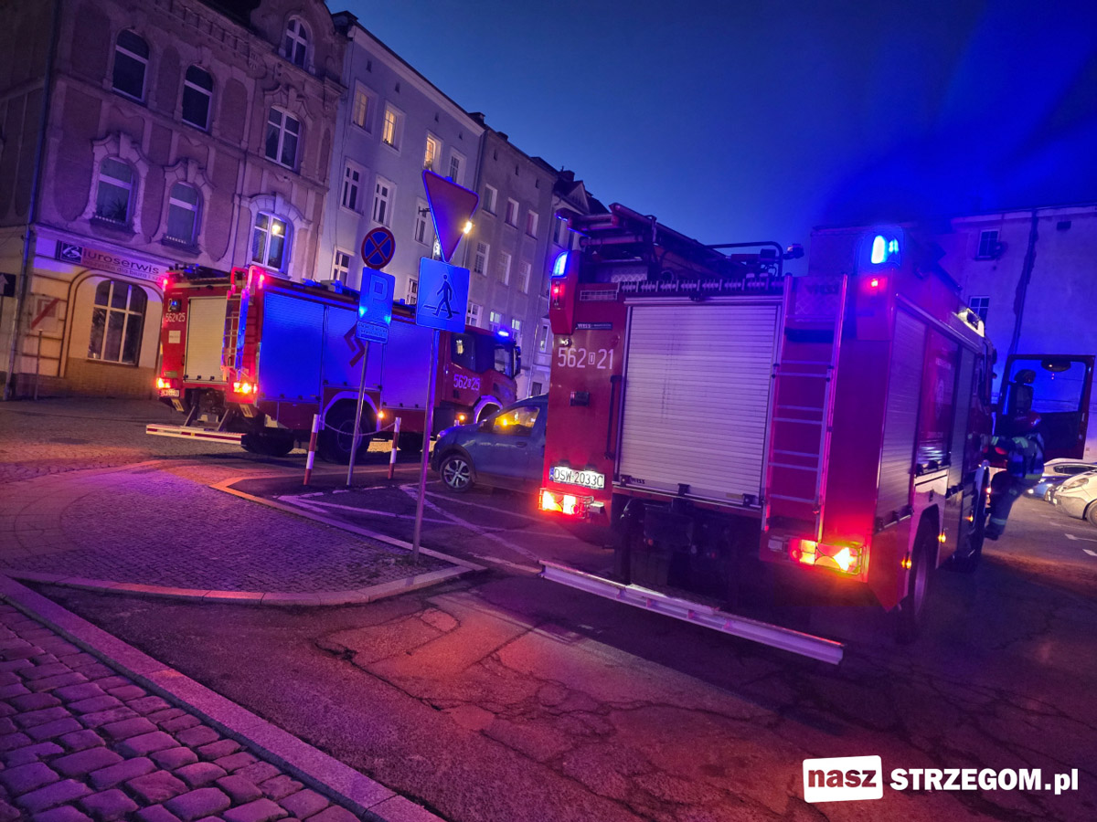 Interwencja strażaków na ulicy Świdnickiej w Strzegomiu [FOTO] 